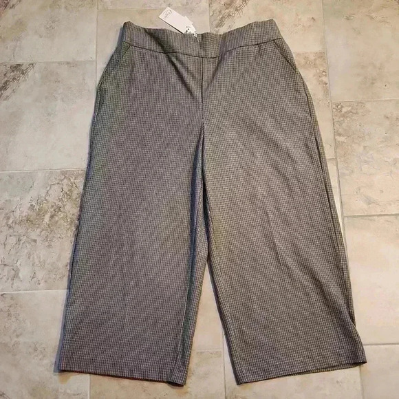 Candies Wide Leg Pull On Cropped Pant - Picture 1 of 11